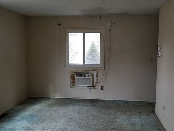 2nd image of 735 Kaye Dr