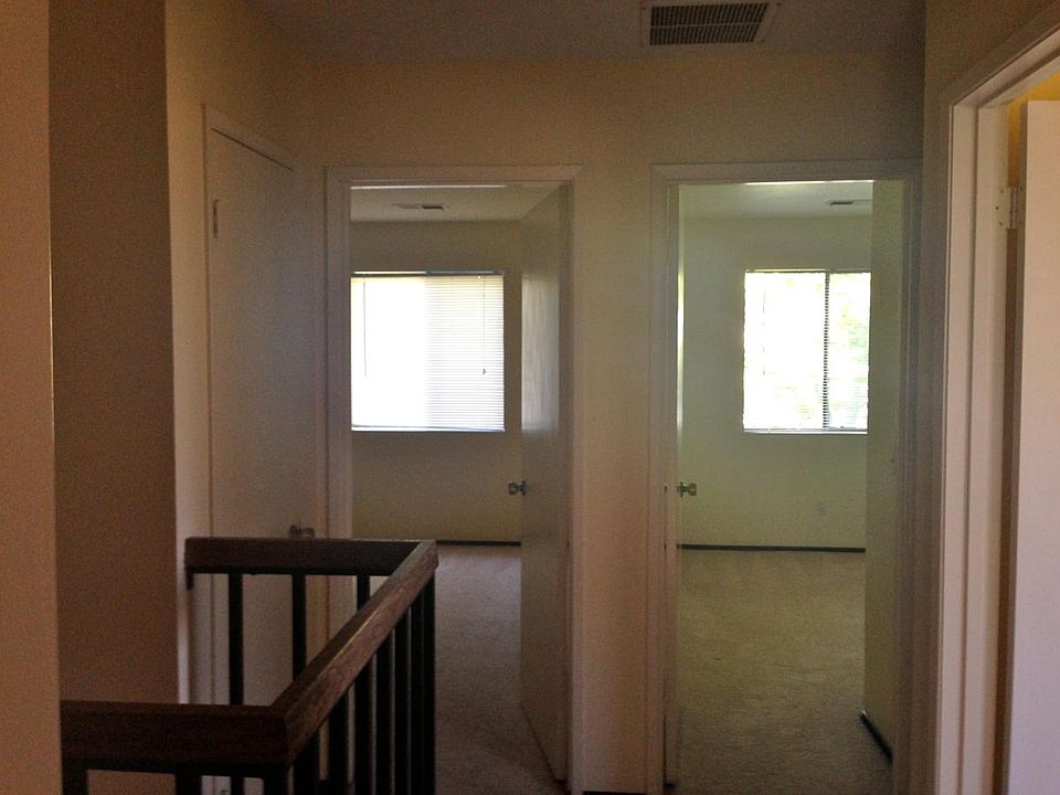 1st image of 240 Escallonia Dr