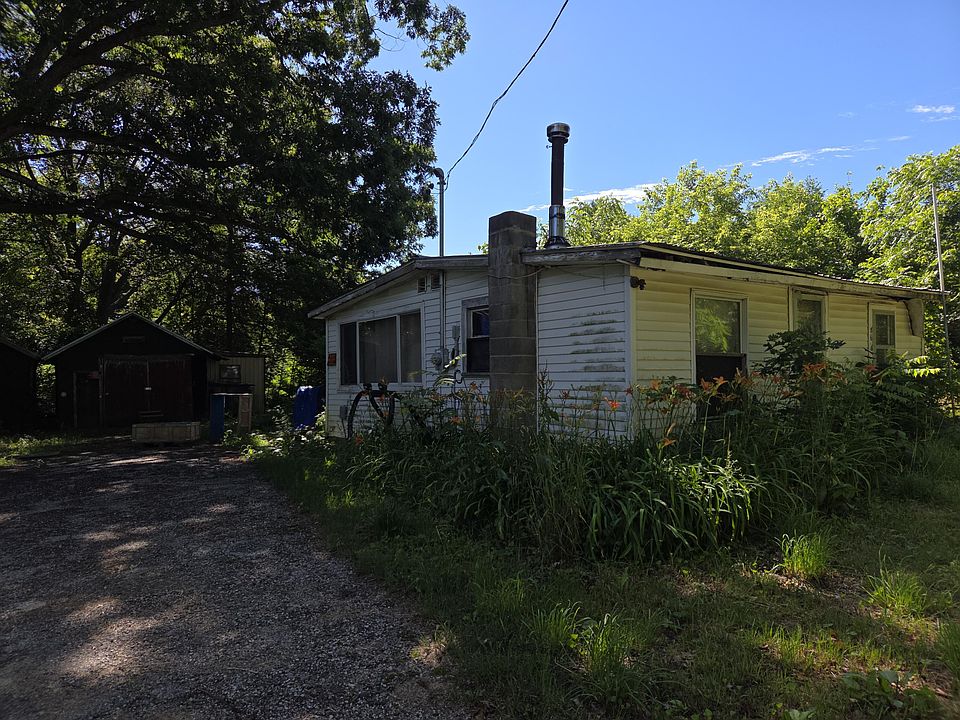 2nd image of 869 Pullman Ave