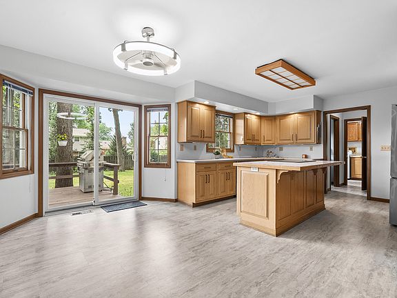 2nd image of 3029 Coachlite Ave