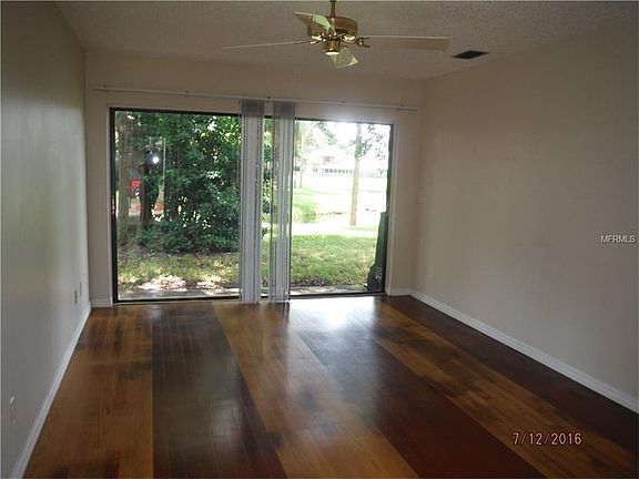 3rd image of 10343 Rosemount Dr