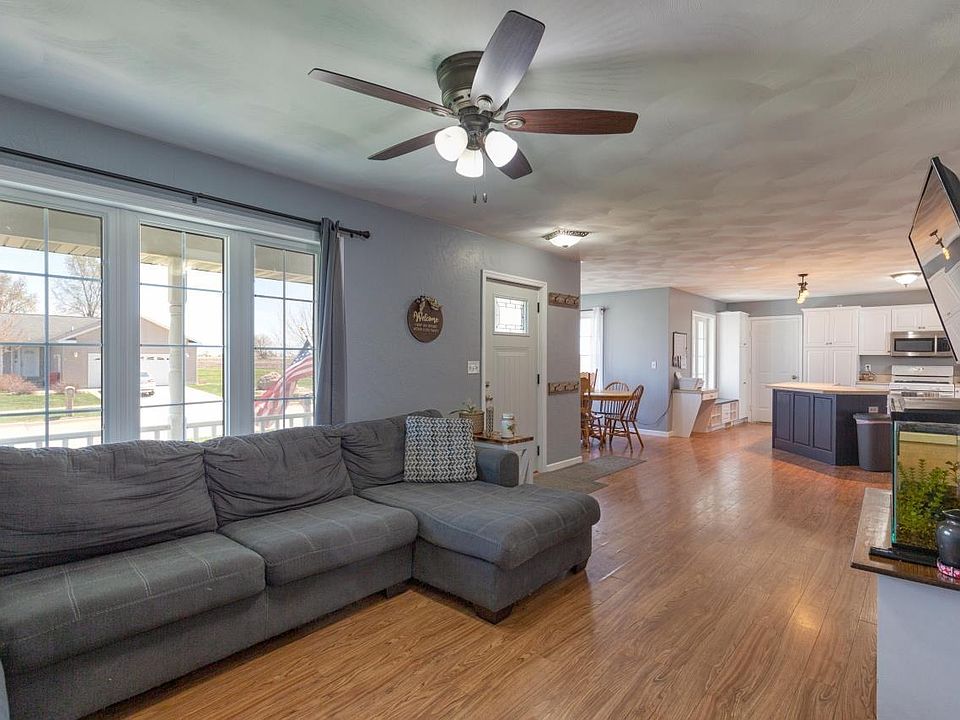 1016 Sal Ave, Dunkerton, IA 50626 Zillow