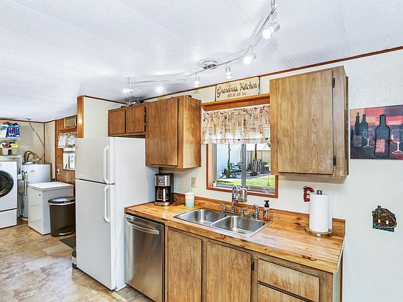 4th image of 2625 E 12th Ave