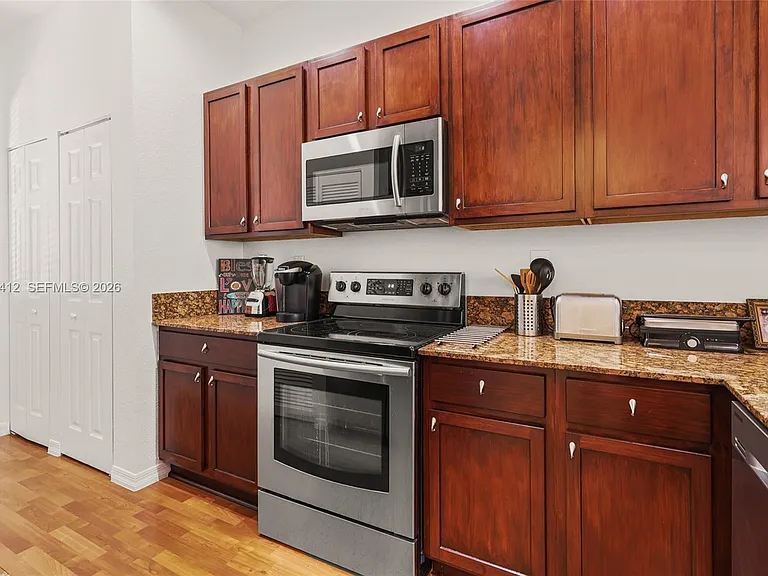 8931 SW 18th St #401 — Photo 5