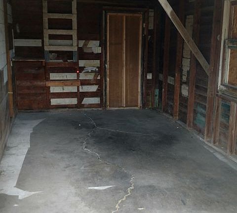 5th image of 209 1/2 Orchard Ln