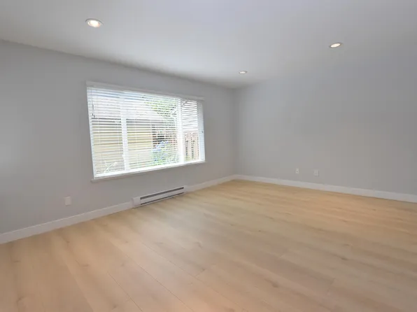 15402 96a Ave, Surrey, BC V3R 7H2
