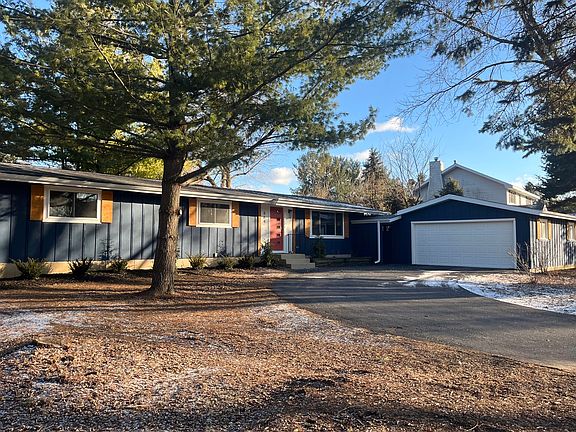 2nd image of 664 N Sharon Dr