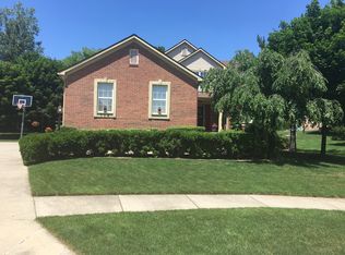 714 Elmwood Ct, Rochester Hills, MI 48307