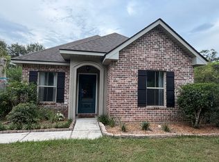 524 Fell Grass St, Waveland, MS 39576