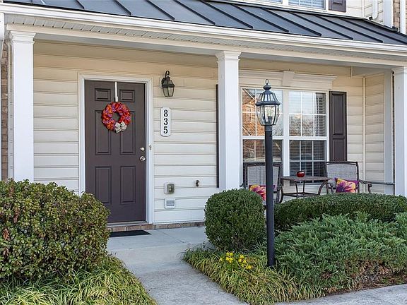 3rd image of 835 Sweet Tessa Dr