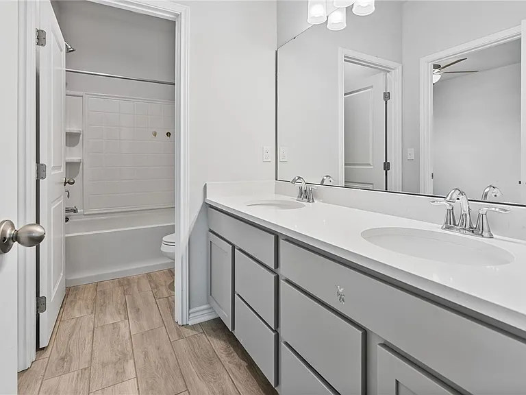 2677 Lannister Ln — Photo 13