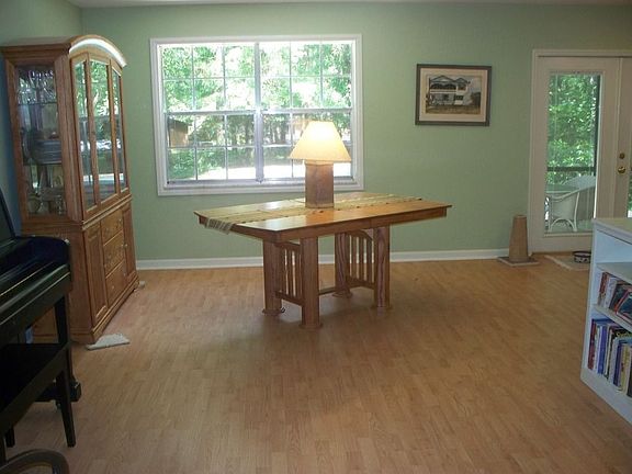 4th image of 2942 Foxcroft Dr