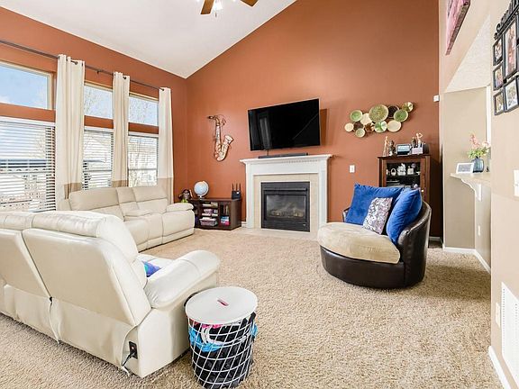 4th image of 760 Sanville Dr