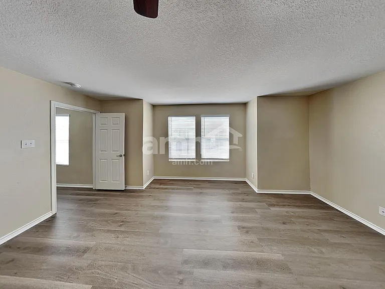 512 Hinge Loop — Photo 10