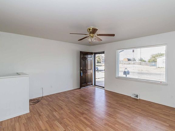 2nd image of 2713 Palm St