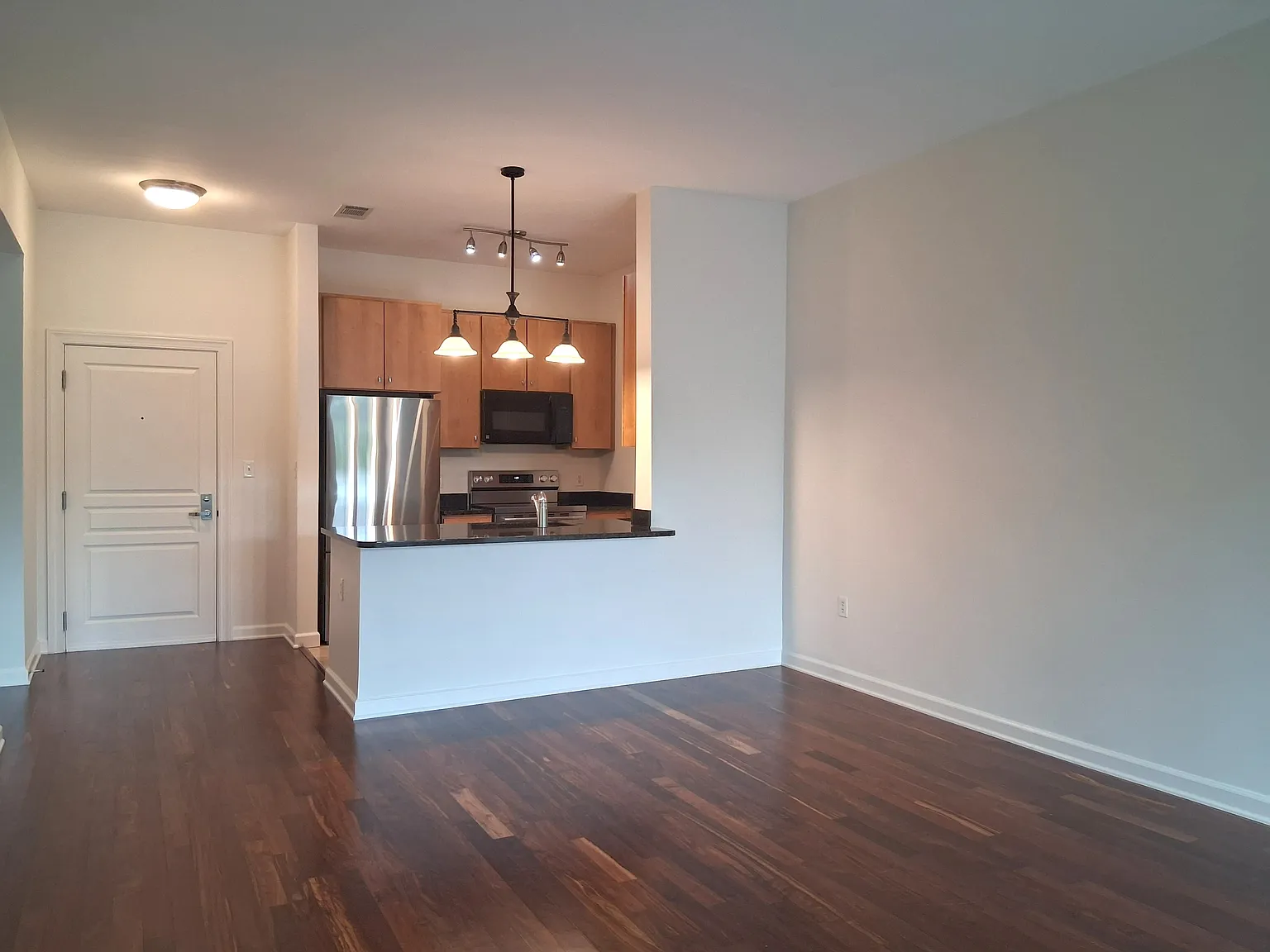 1 bed, 772 sqft, $2,800 — Photo 3