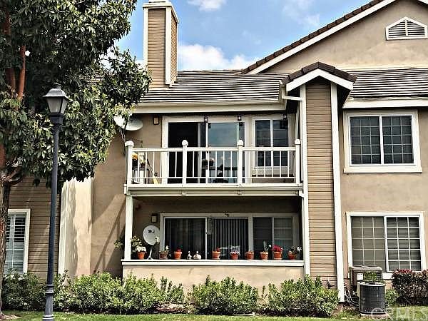 2nd image of 3855 Thorncroft Ln Unit G