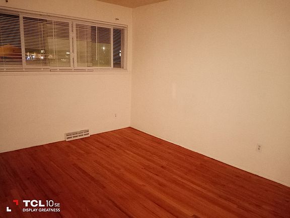 5th image of 4377 Doncaster Dr #4373