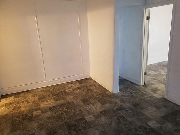 3rd image of 114 Fremont St APT B