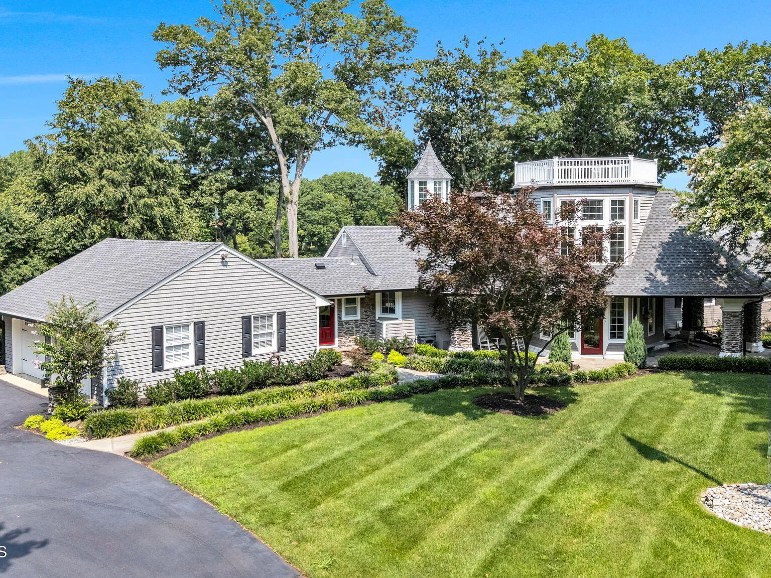 4 bed, 5.0 bath, 6305 sqft, $30,000 — Photo 4
