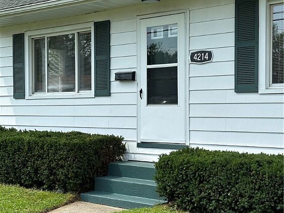 2nd image of 4214 Washington Ave