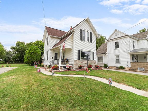 2nd image of 427 Castalia St