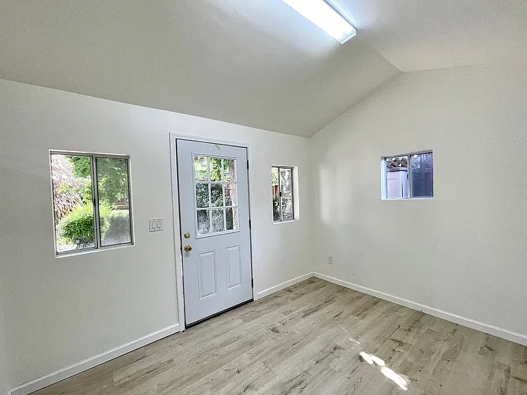1127 Clark Way — Photo 39