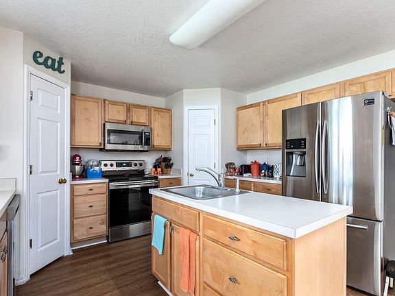 4th image of 3996 Four Lakes Dr