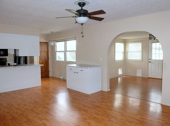 5th image of 3923 Prange Dr