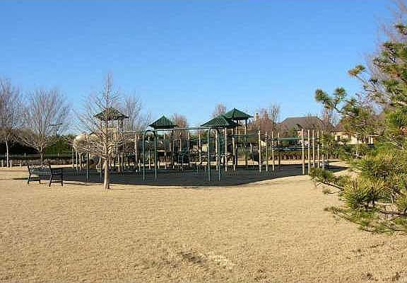 3rd image of 15016 Gaillardia Ln Lot 1