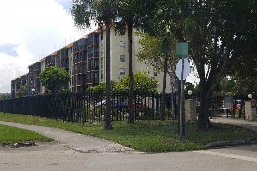 2nd image of 16950 W Dixie Hwy APT 441