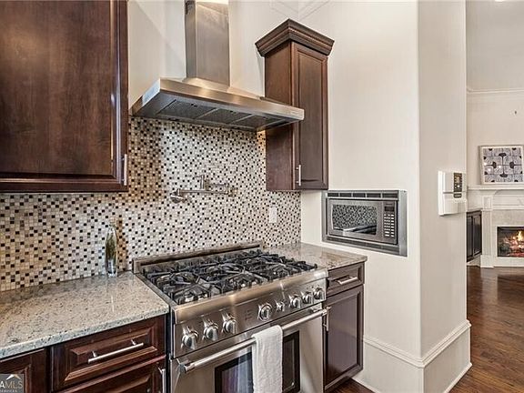 2nd image of 629 Boulevard NE