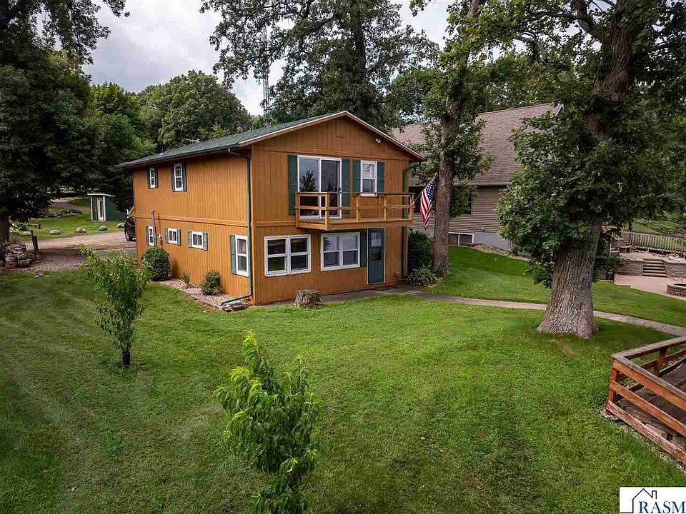 1st image of 16 Shoreview Ln
