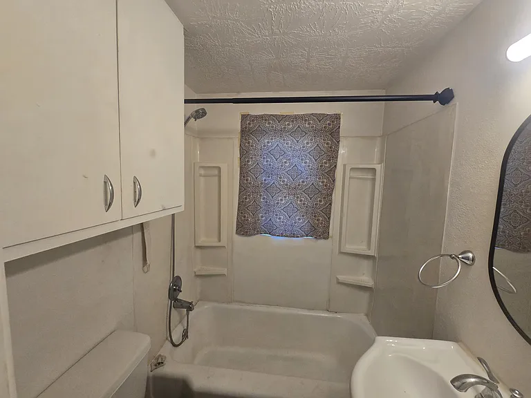 521 S Menlo Ave #2 — Photo 5
