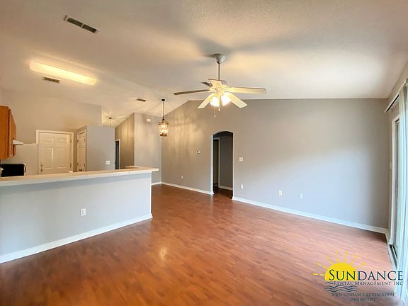 4th image of 156 Cabana Way