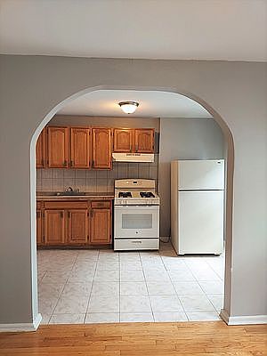 1st image of 796 Lincoln Pl #3