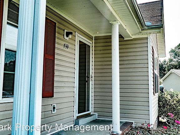 3rd image of 739 Eaglesham Dr
