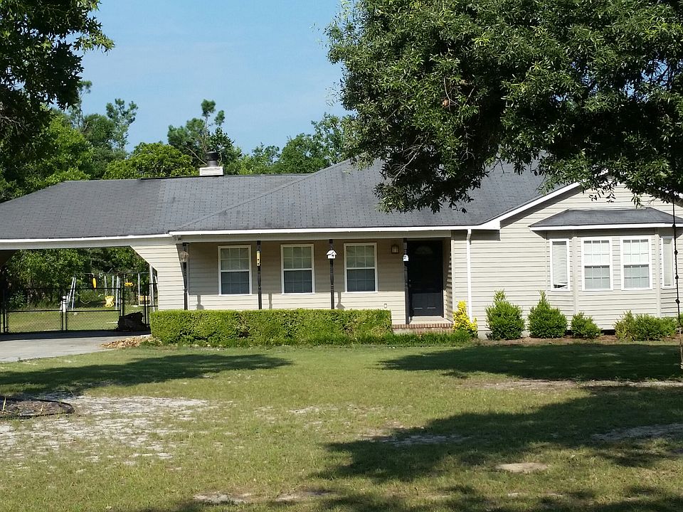 3bd/2ba- 1.47 Acres, 2166 sf