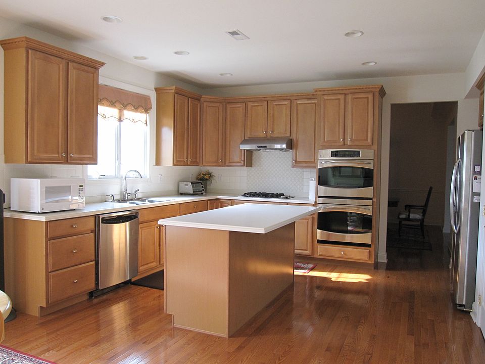 2nd image of 34 Torbet Rd