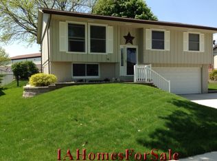 1629 Brookdale Ln NE, Cedar Rapids, IA 52402