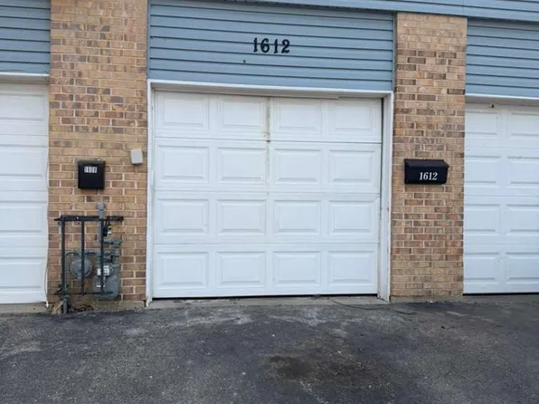 1612 Islandview Ct, Hoffman Estates, IL 60169