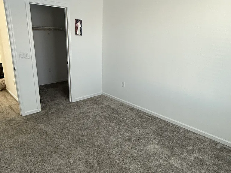 Silver Cloud Ct — Photo 1