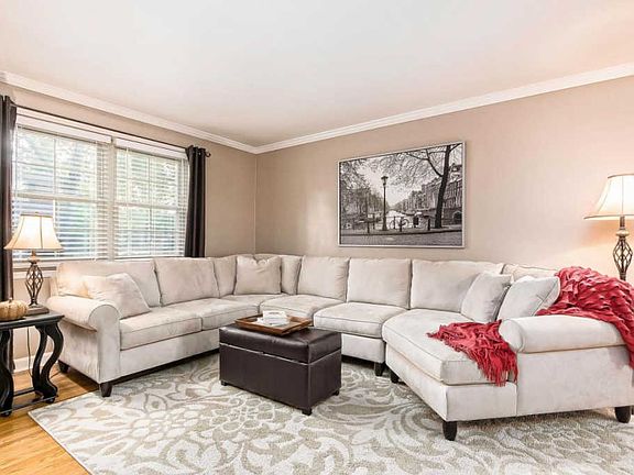 3rd image of 1773 Kings Ct #41