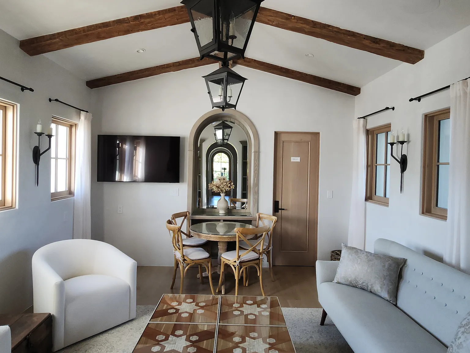 2 bed, 1700 sqft, $22,500 — Photo 2