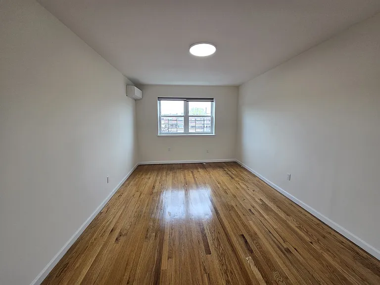 2515 Hone Ave #3 — Photo 6