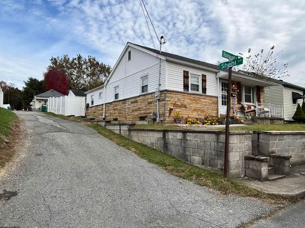 405 Roosevelt Rd, Clarksburg, WV 26301