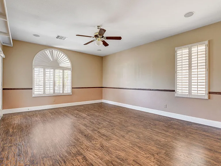 408 Silver Prairie Ct — Photo 34