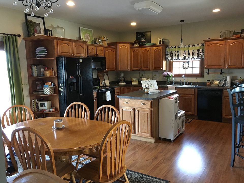 Eat In Kitchen