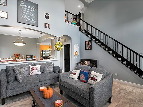 4th image of 721 Mountain Ash Way