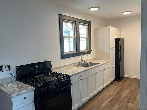 3rd image of 519 Moxahala Ave